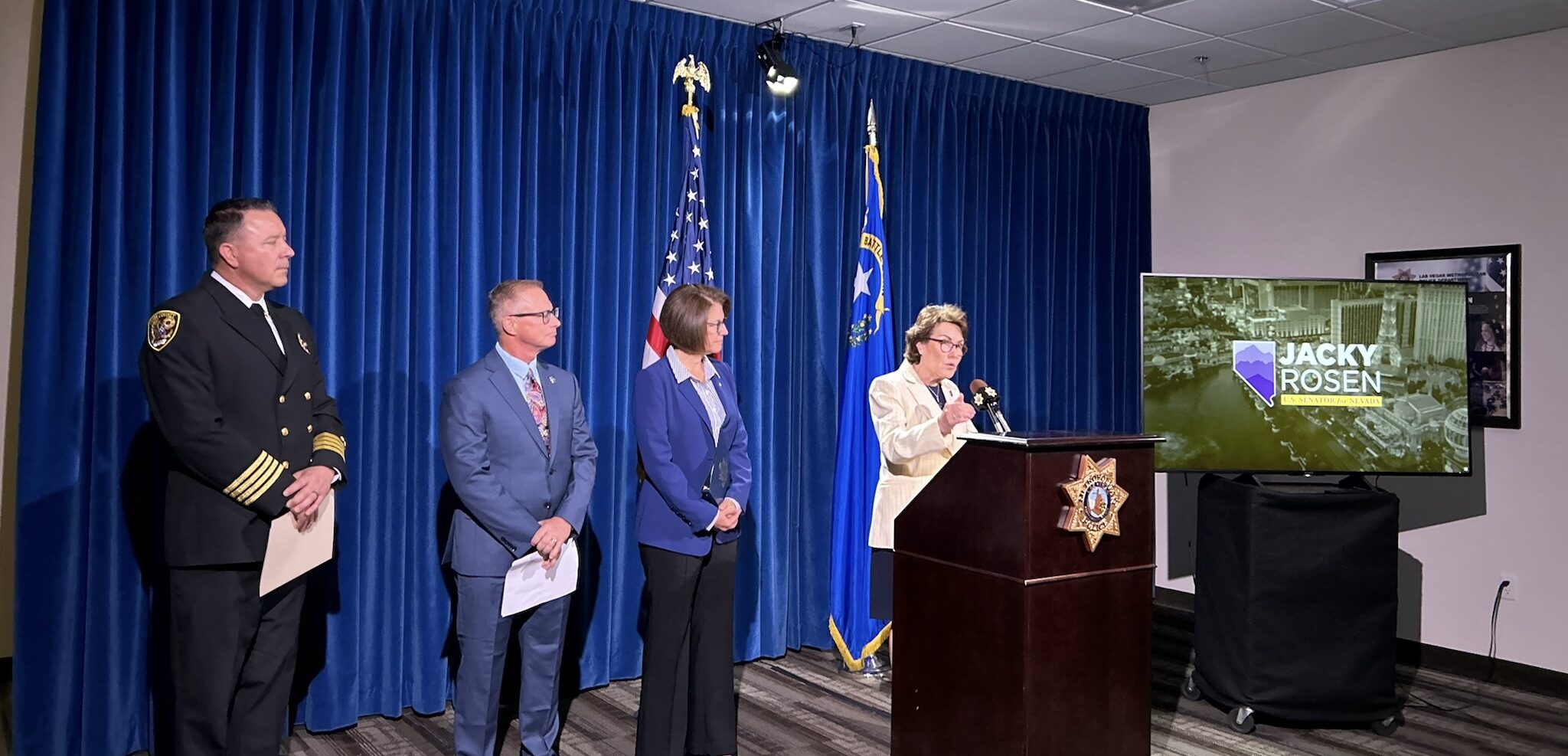 Senadoras Rosen y Cortez Masto presentan apoyos para salud mental en personal de emergencia