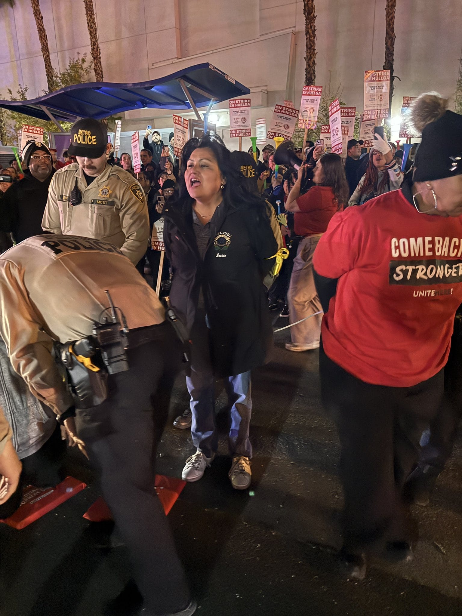 Van de las palabras a los hechos: protesta y arrestos frente al Virgin Las Vegas