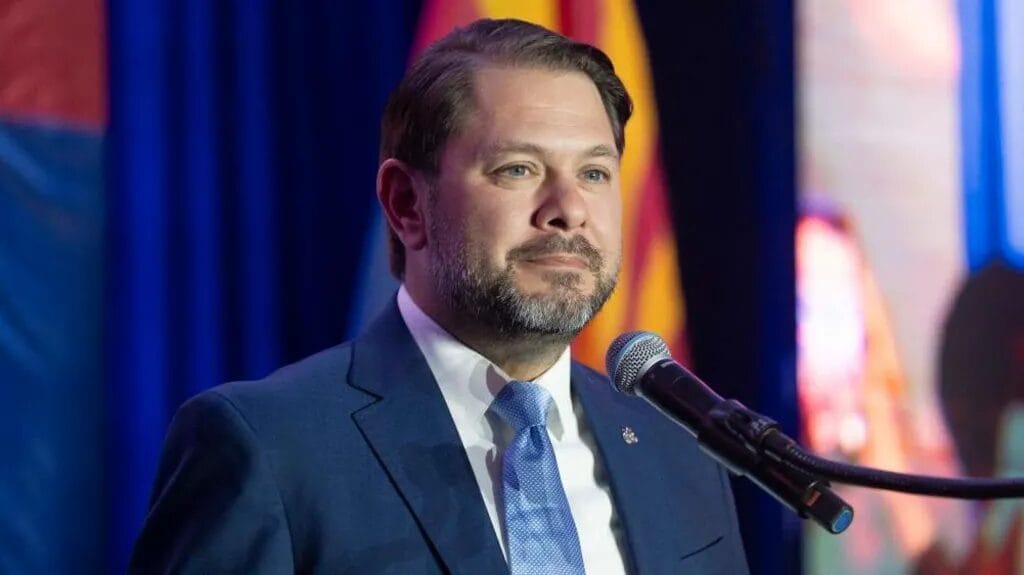 Primer Hispano representando a Arizona en el Senado de los Estados Unidos