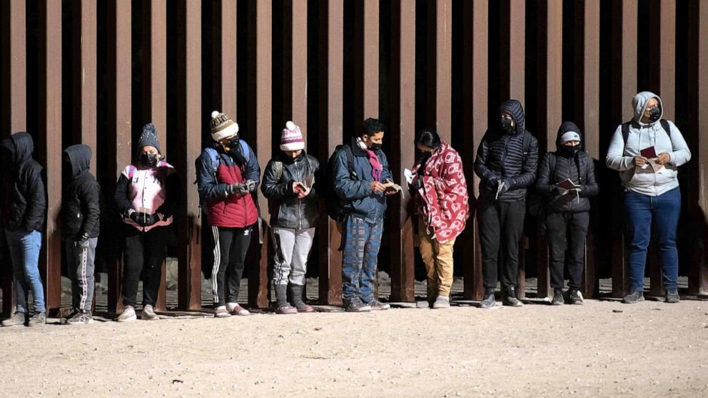 Juez federal declara ilegal la orden de Trump que suspende el asilo