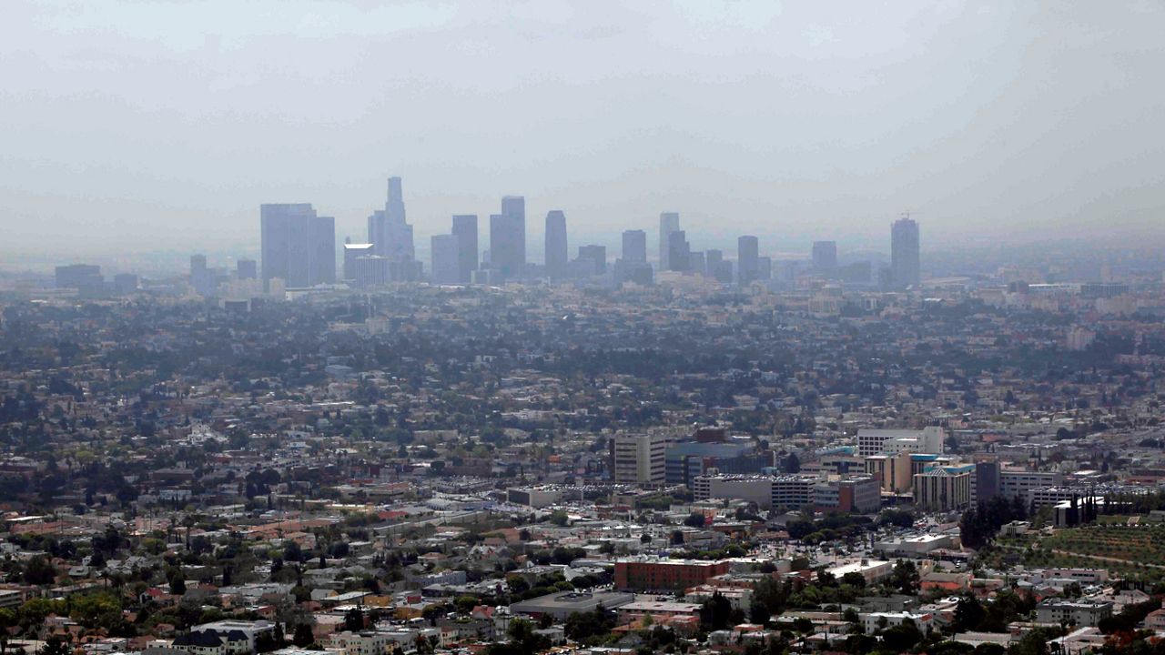 EPA alerta por contaminación del aire “insalubre” en zonas de California