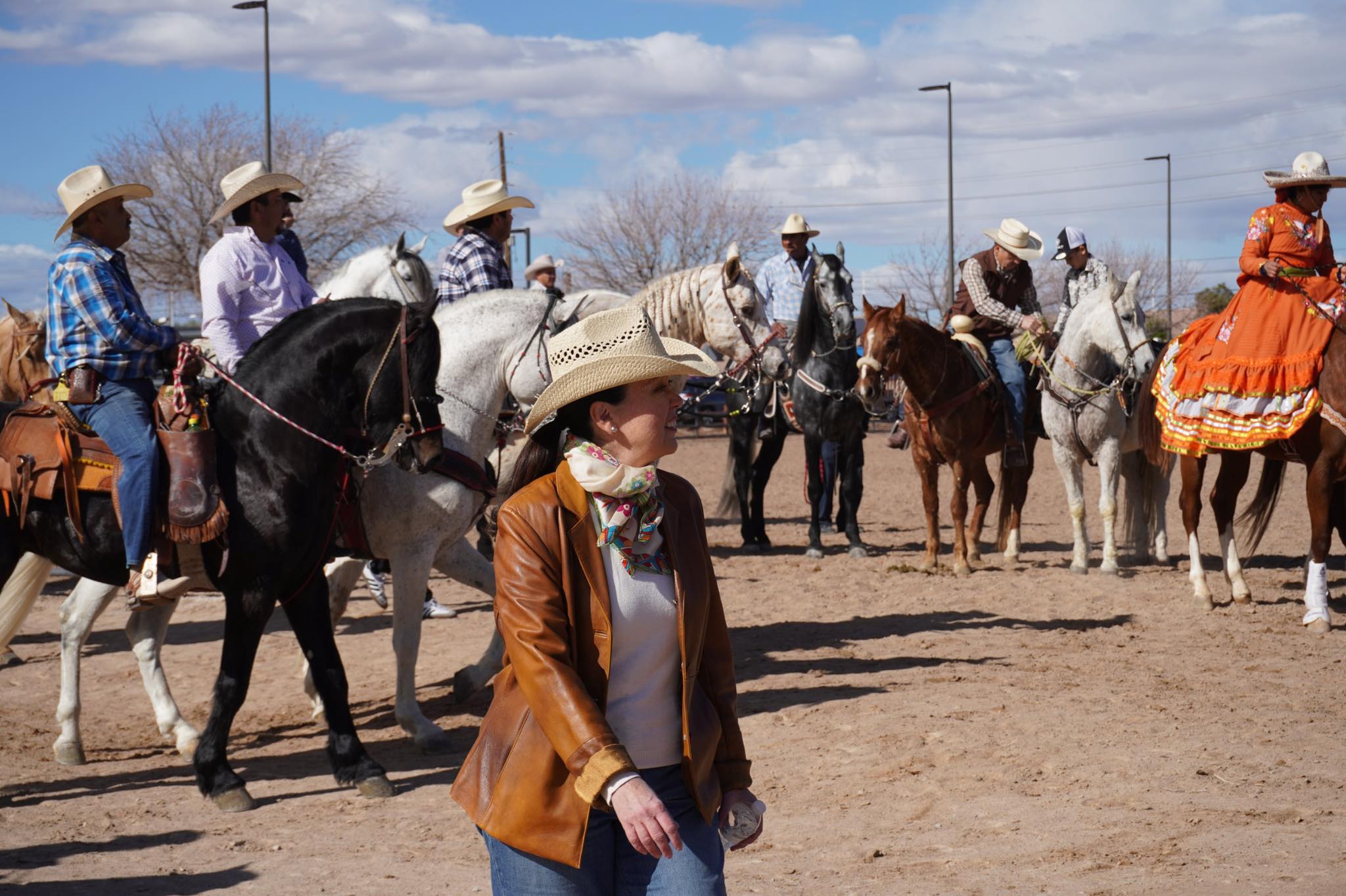 Consulado de México en Las Vegas participa en cabalgata anual de LVMPD