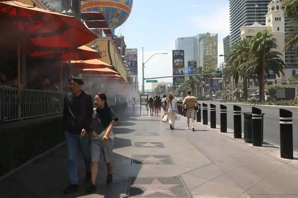 Las Vegas alcanza los 80 grados tras una semana de nieve en las montañas