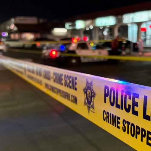 “El que a hierro mata…” Dos personas mueren tras apuñalarse en edificio de apartamentos del centro