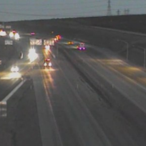 Cierran tramo de la I-11 entre Las Vegas y Boulder City por fuertes vientos y volcadura de tráileres