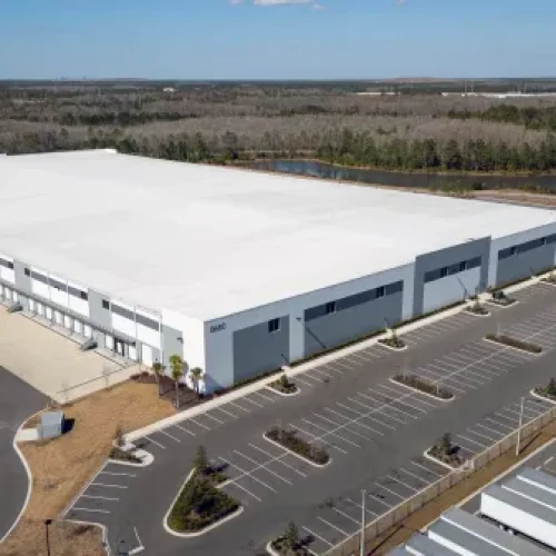 ICE amplía capacidad de detención a 92,600 camas con plan de $38,300 millones