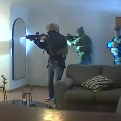 ICE autoriza entradas forzadas a viviendas sin orden judicial, según memorando interno