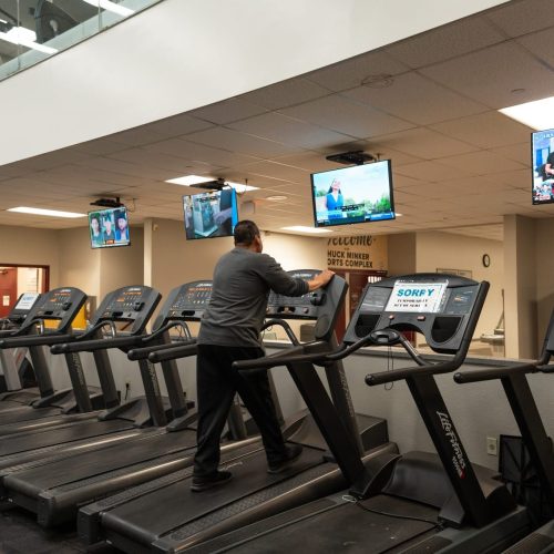 Centros comunitarios de Las Vegas ofrecen pase de gimnasio con clases incluidas