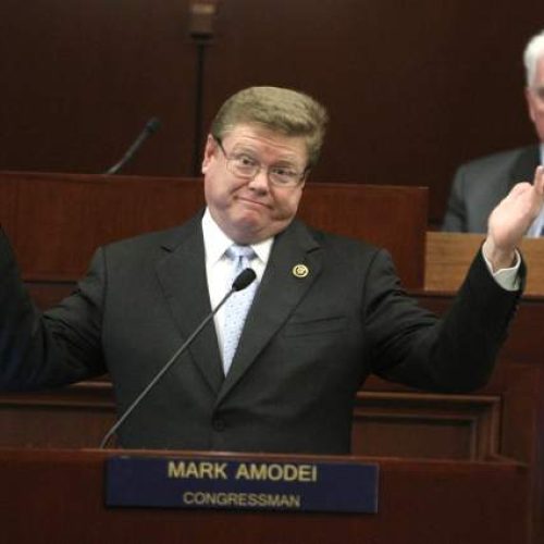 Congresista republicano de Nevada pide cambiar de rumbo en operativo migratorio tras muerte de Alex Pretti