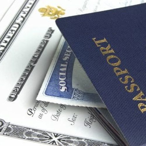 Propuesta en el Congreso busca retirar la ciudadanía a personas naturalizadas