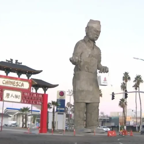 Monumento al Cocinero Chino se convierte en nuevo ícono turístico de Mexicali